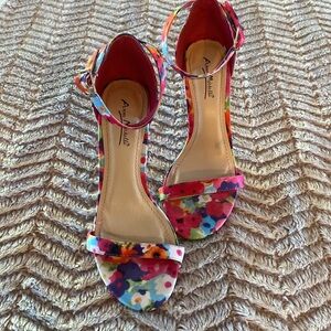 Perfect for summer sandals. Size 7 1/2.